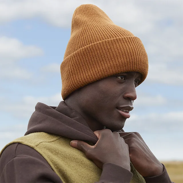 Bestickte Strickmützen mit Logo